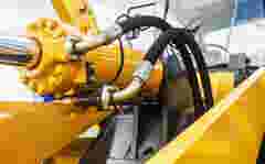 INTERNAL USE Case Study a solution shutterstock 469404812 hydraulics tractor yellow