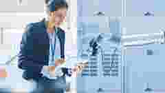 OEM Engineer works with Cobot