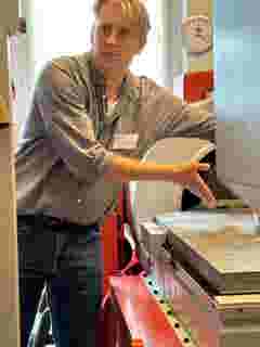 lRonnievan Leeuwen test engineer at Thales Cryogenics with LDS V8